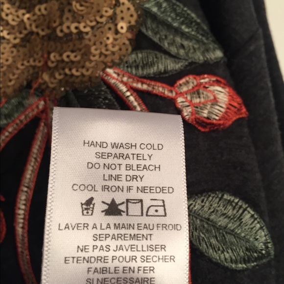 Pleione Nordstrom gray floral sequin top NWT M - Picture 7 of 8